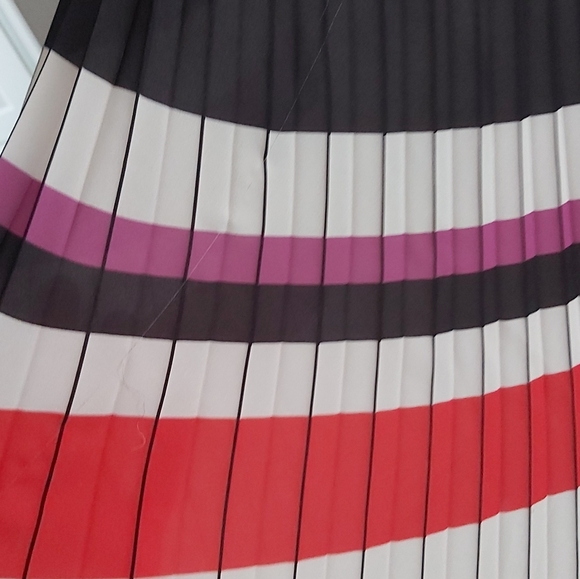 Tristan pleated skirt - Picture 3 of 5